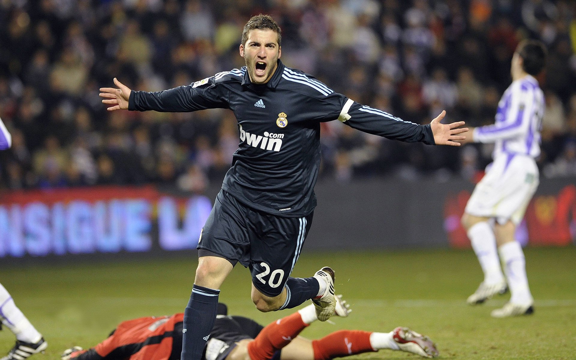 掘金速胜开拓者，米切尔彻底打爆防线，掘金展示冠军级统治力